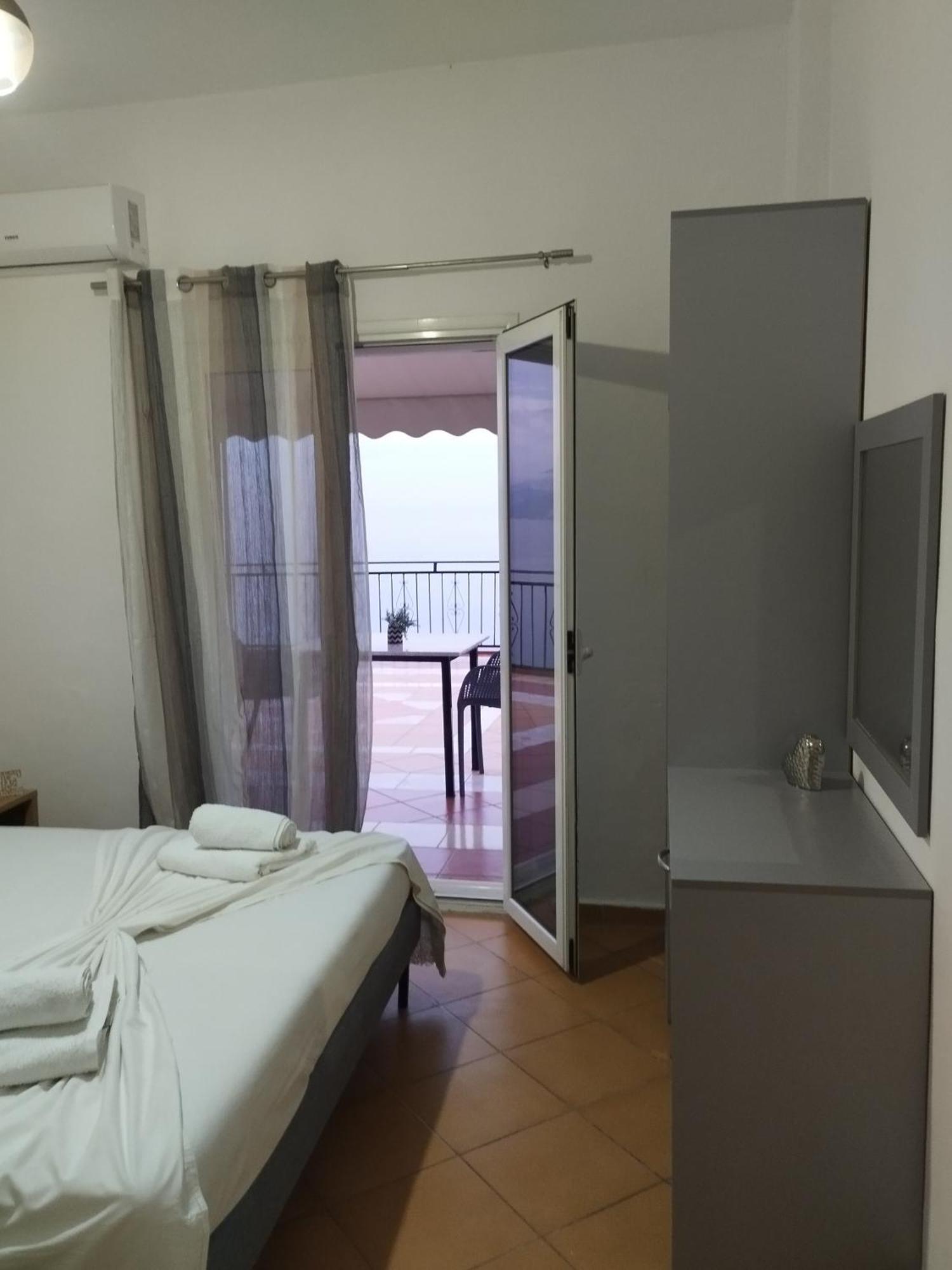 Dim'S Villas Qeparo Luaran gambar